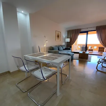 2 Bedrooms Sea View In La Duquesa *