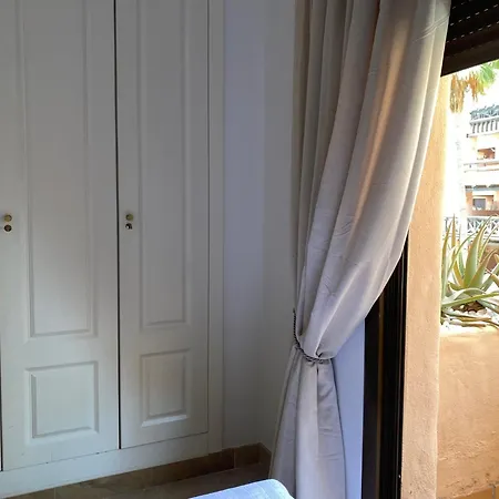 2 Bedrooms Sea View In La Duquesa Apartment