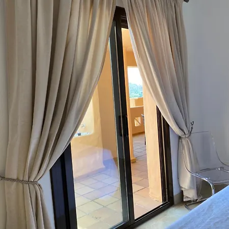 2 Bedrooms Sea View In La Duquesa